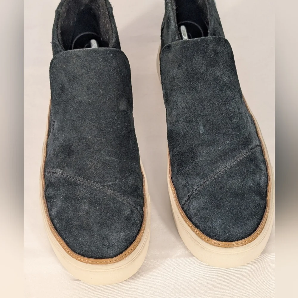 Toms elegant black